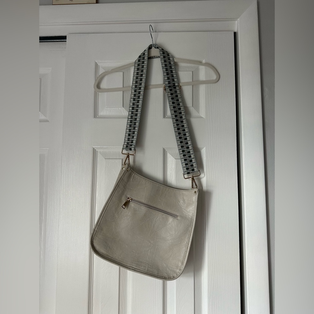 Beige Purse with interchangeable strap